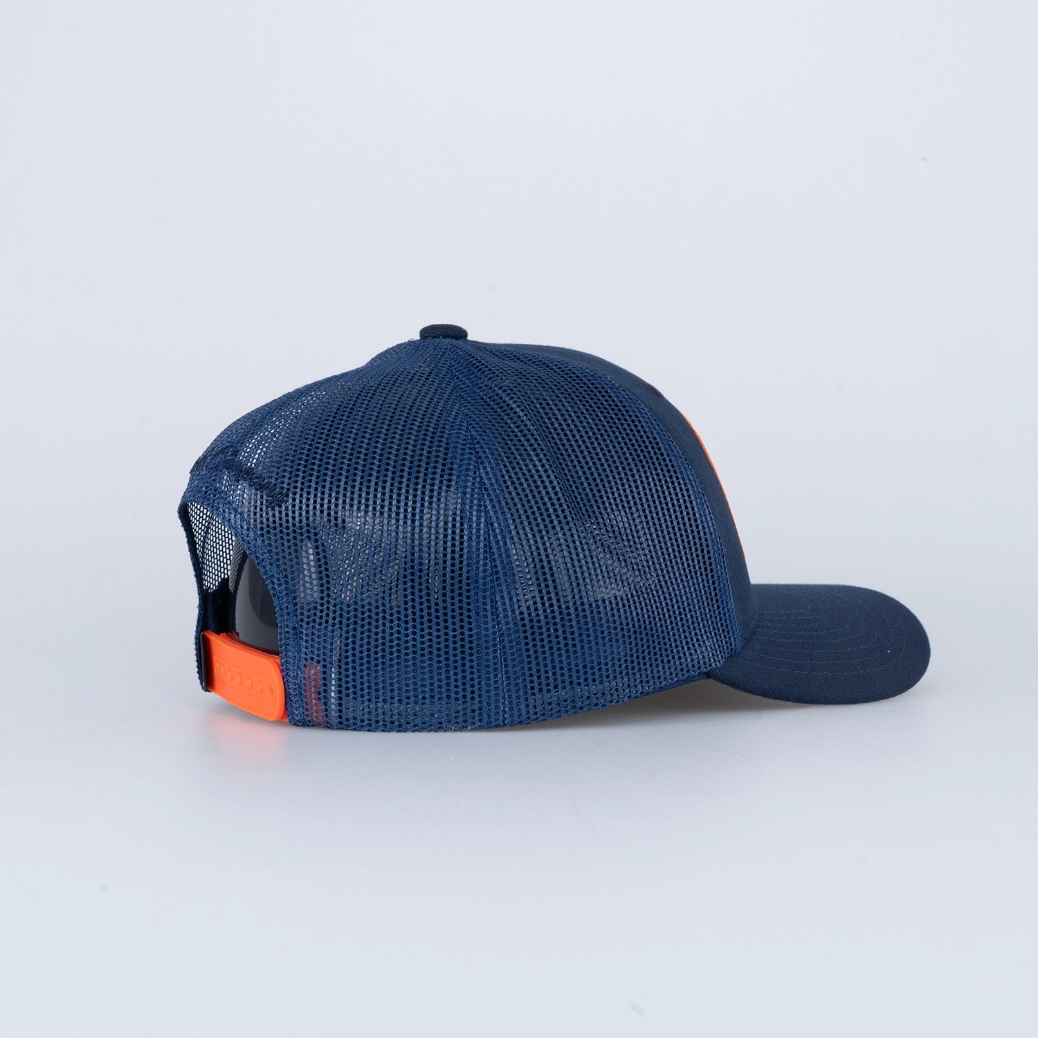 BEVARA LOW TRUCKER KEPS - HOOKED NAVY