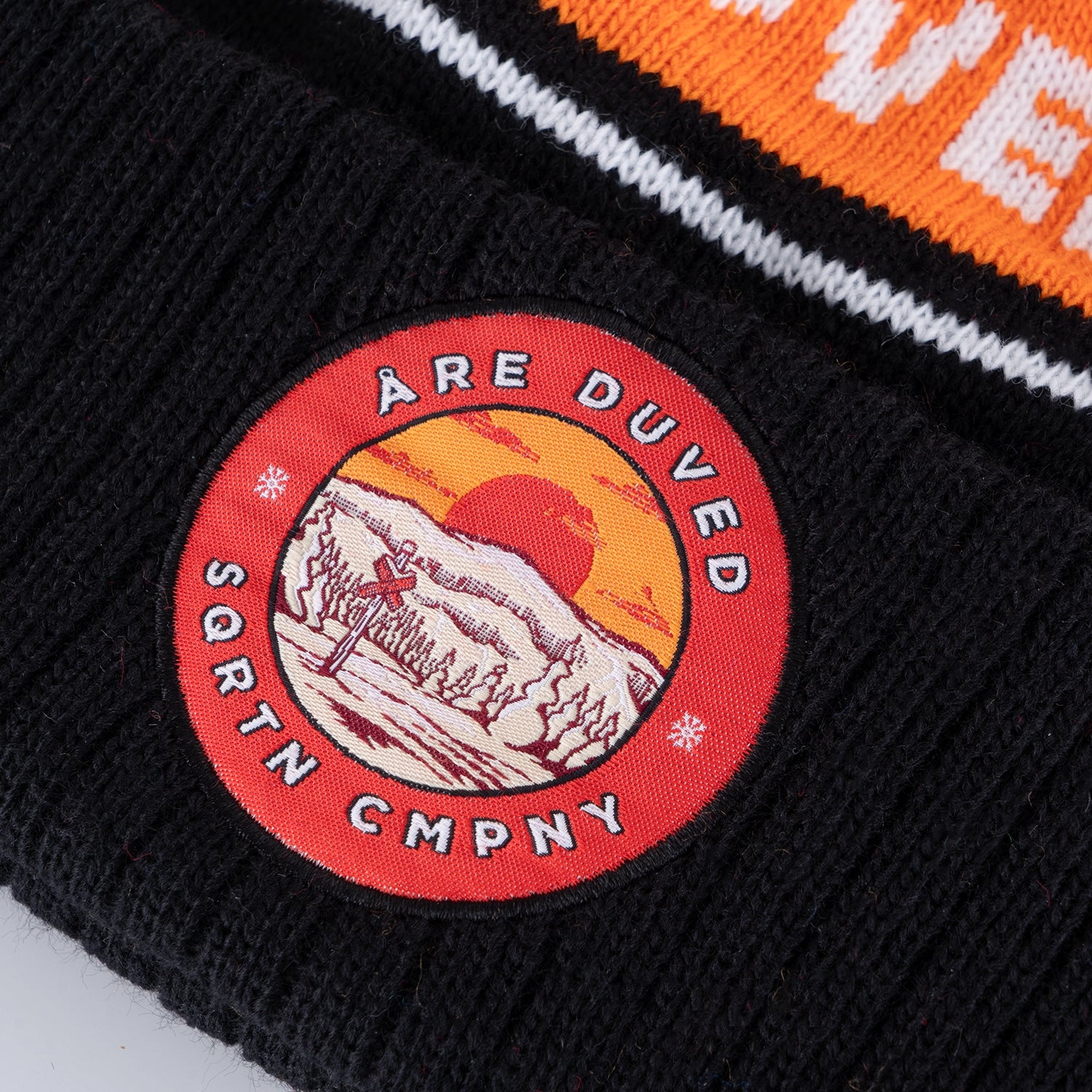 DUVED POM POM MÖSSA - BLACK
