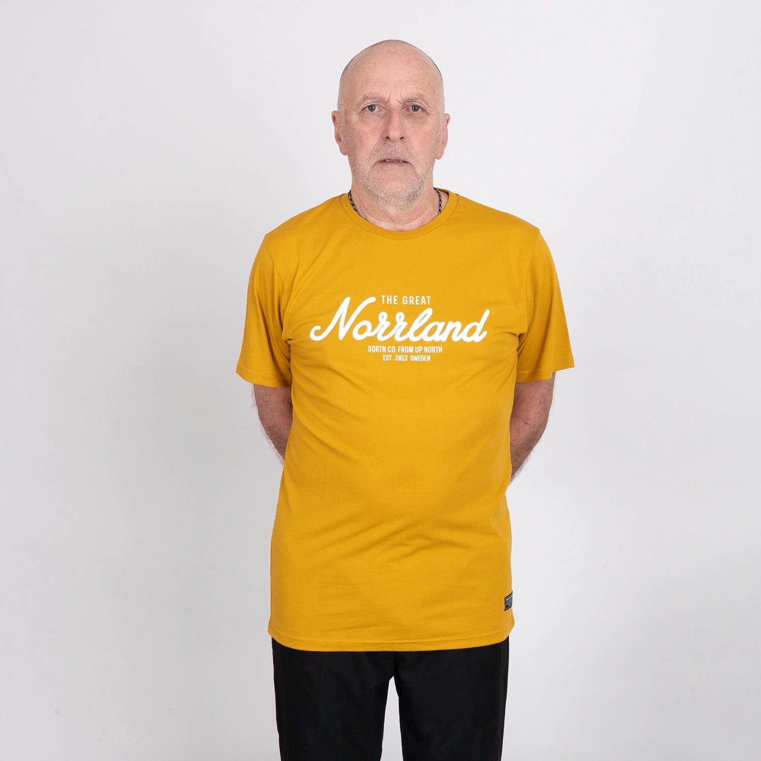 GREAT NORRLAND T-SHIRT - MUSTARD