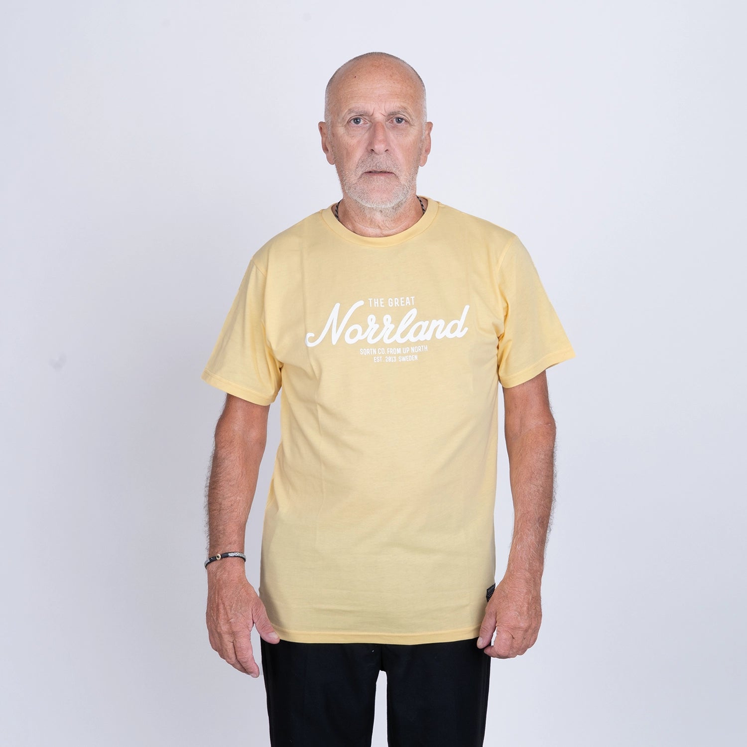 GREAT NORRLAND T-SHIRT - SOLBLEKT GUL