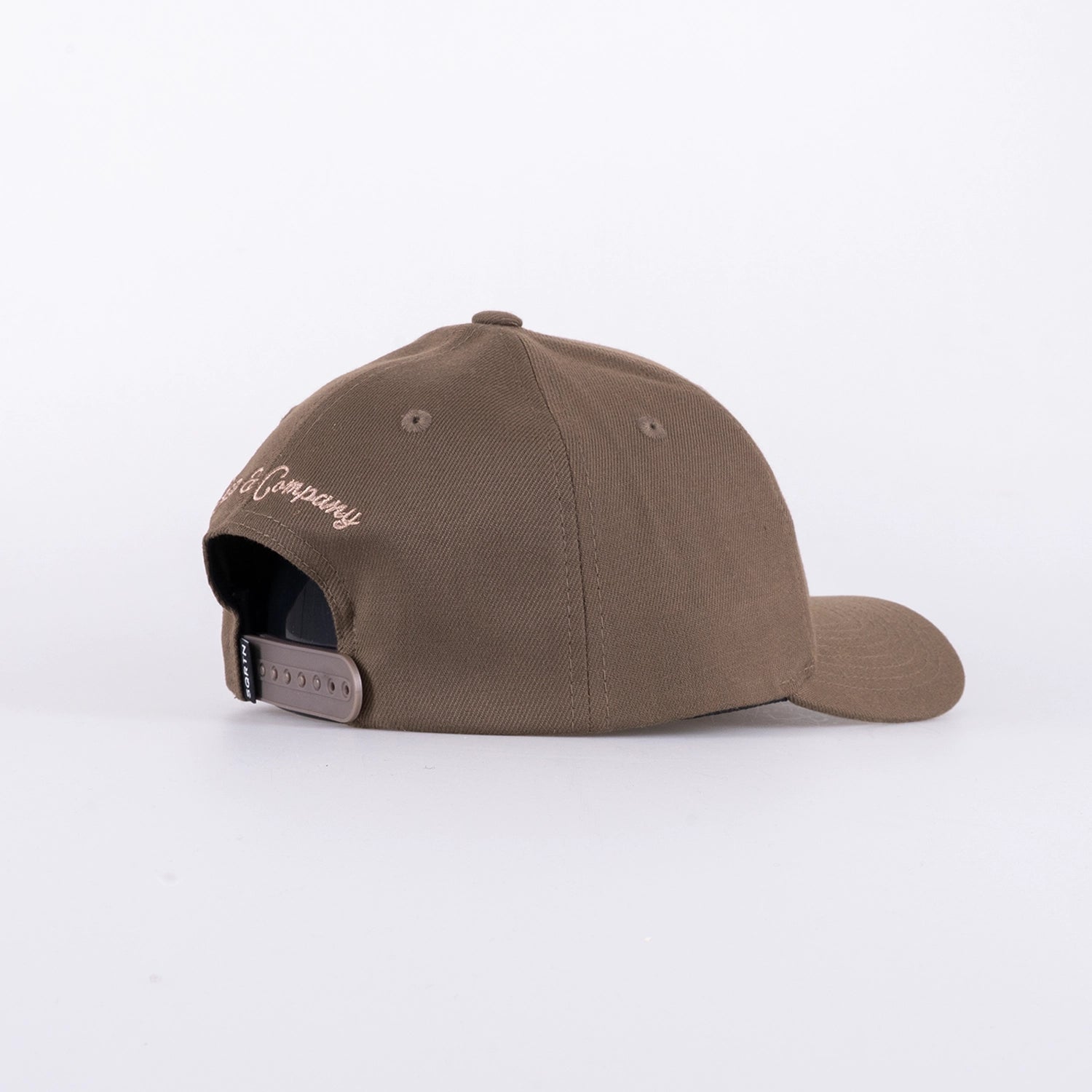 NÄRA TILL INGENTING KEPS - HOOKED BROWN