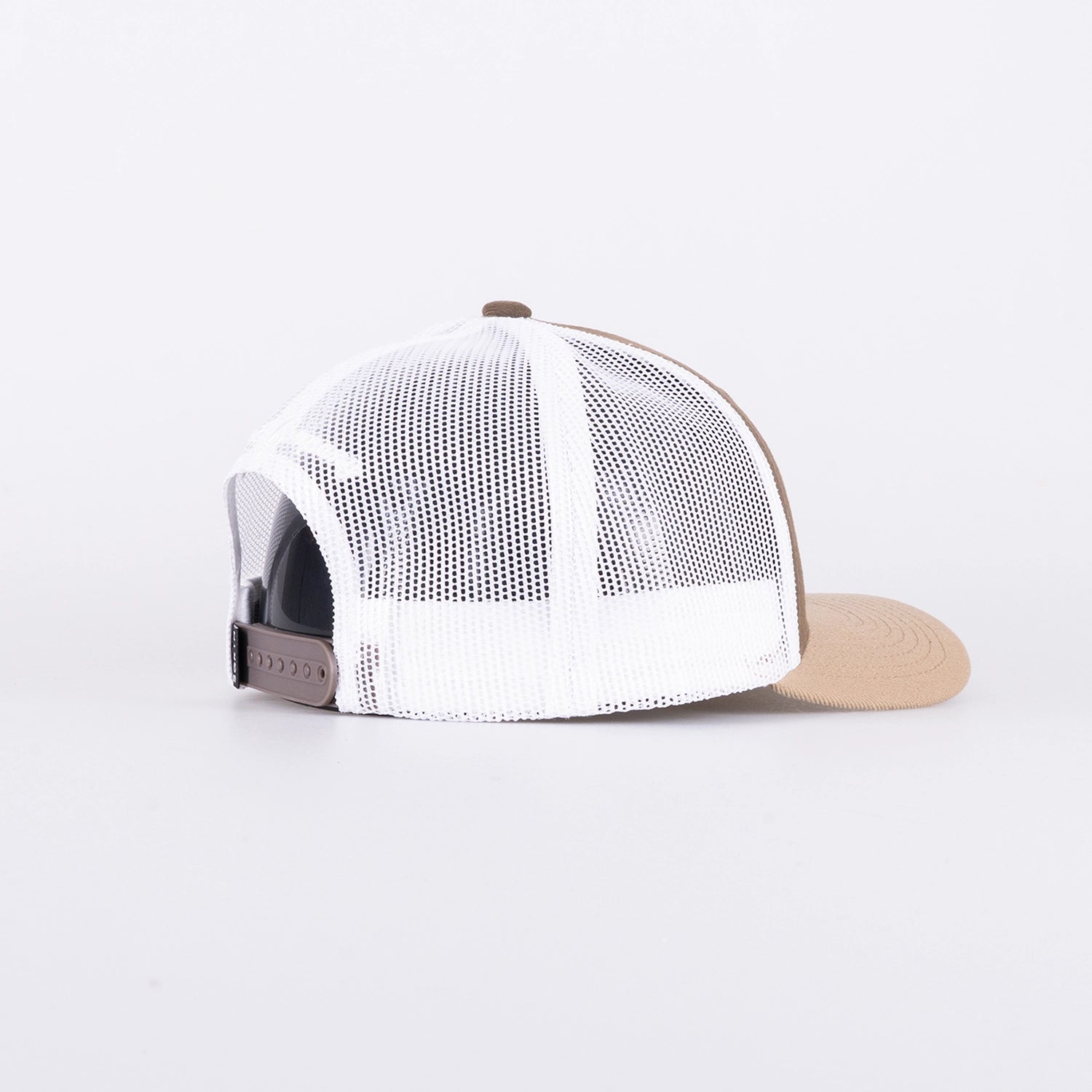 NÄRA TILL INGENTING TRUCKER LOW - BROWN