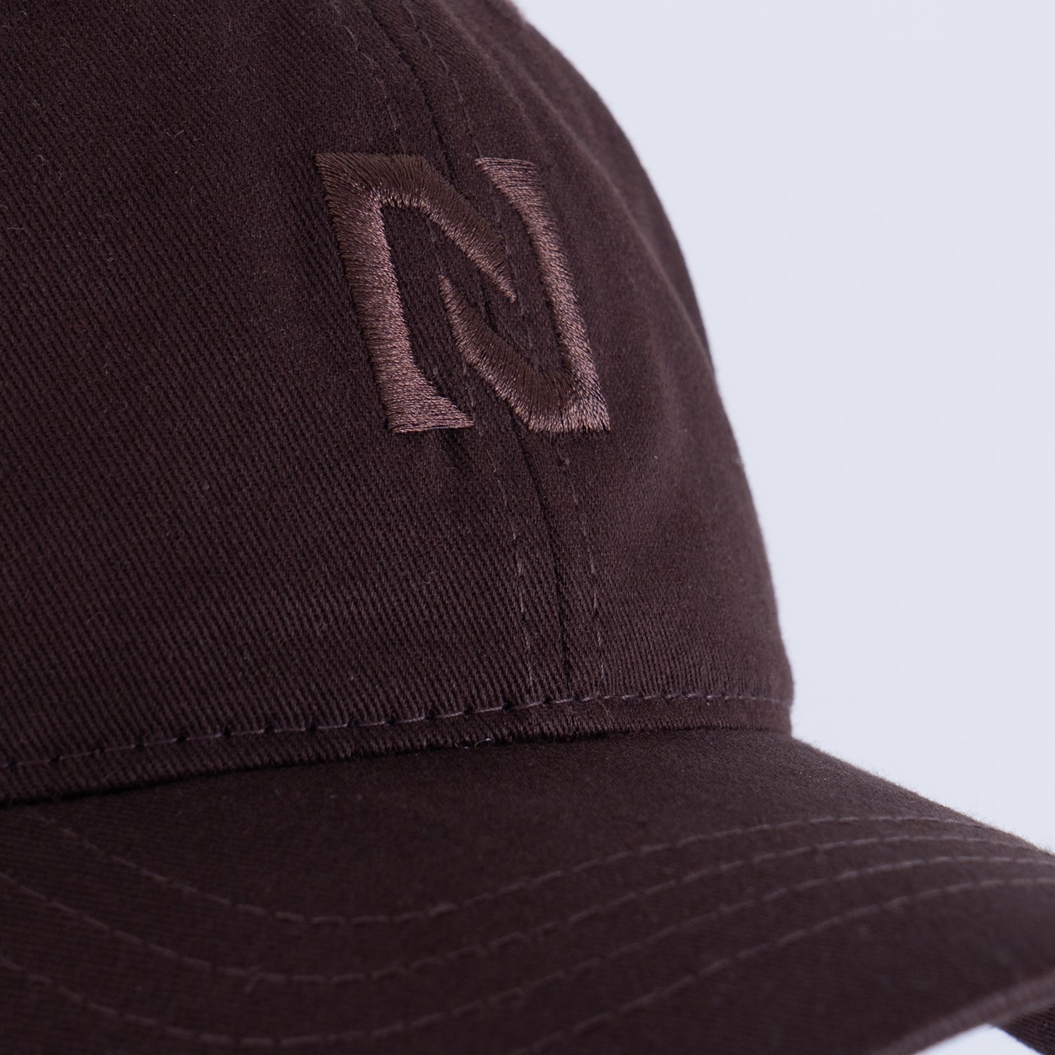 NEMBLEM DAD CAP - DARK BROWN