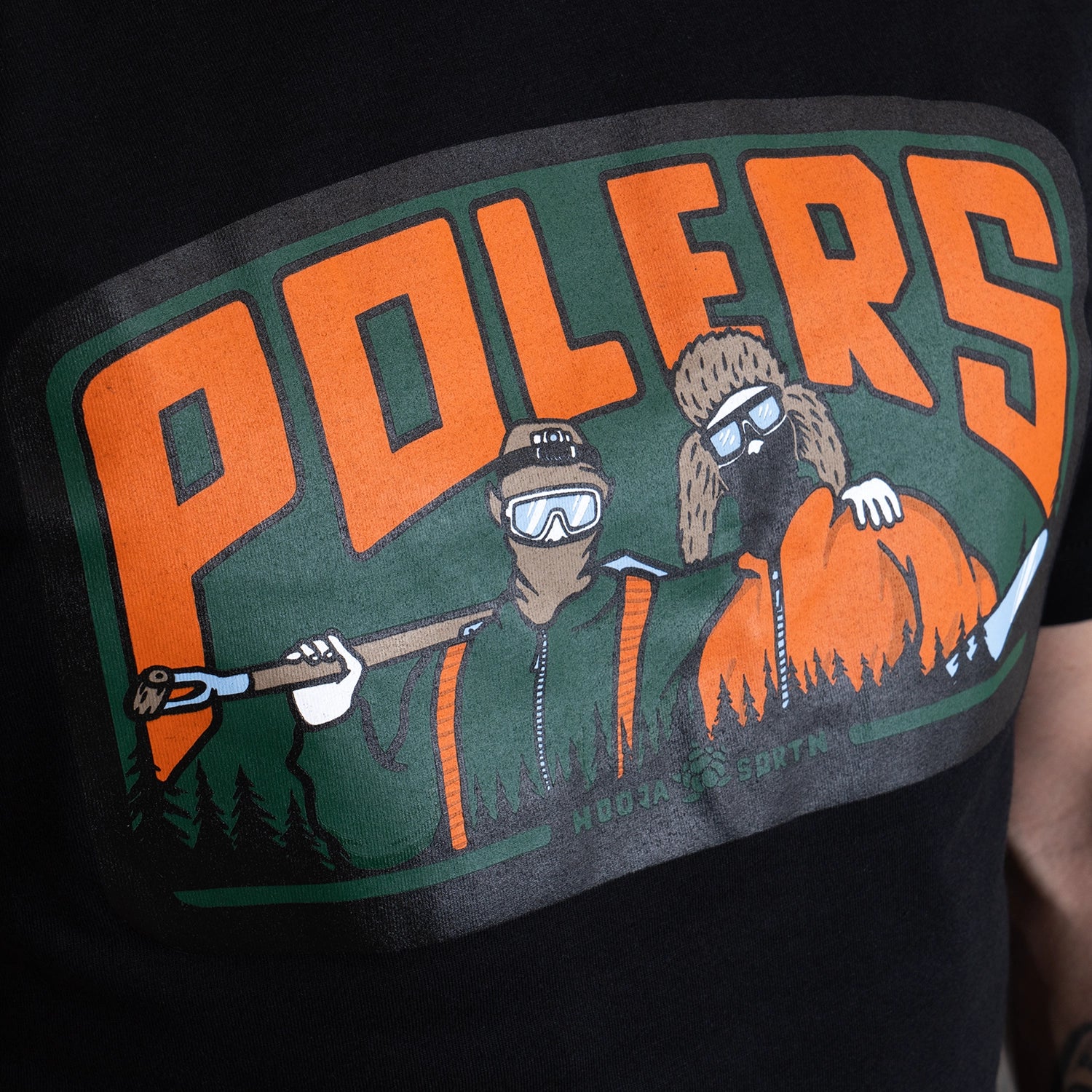 POLERS BADGE T-SHIRT - HOOJA BLACK