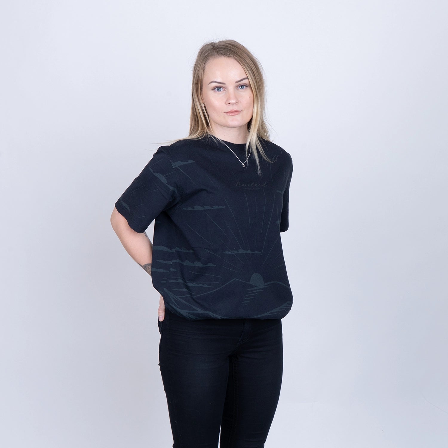 SIGNATURE T-SHIRT - BERGEN BLACK