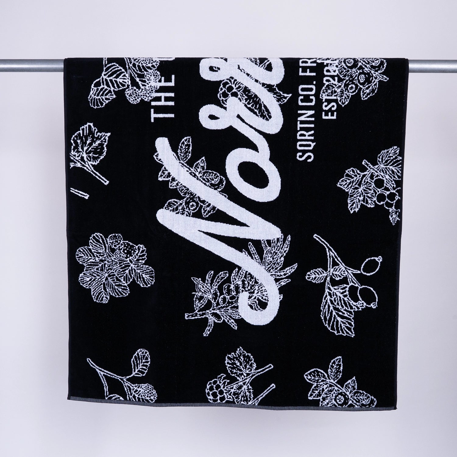 TGN BEACH TOWEL - BERRY MONO