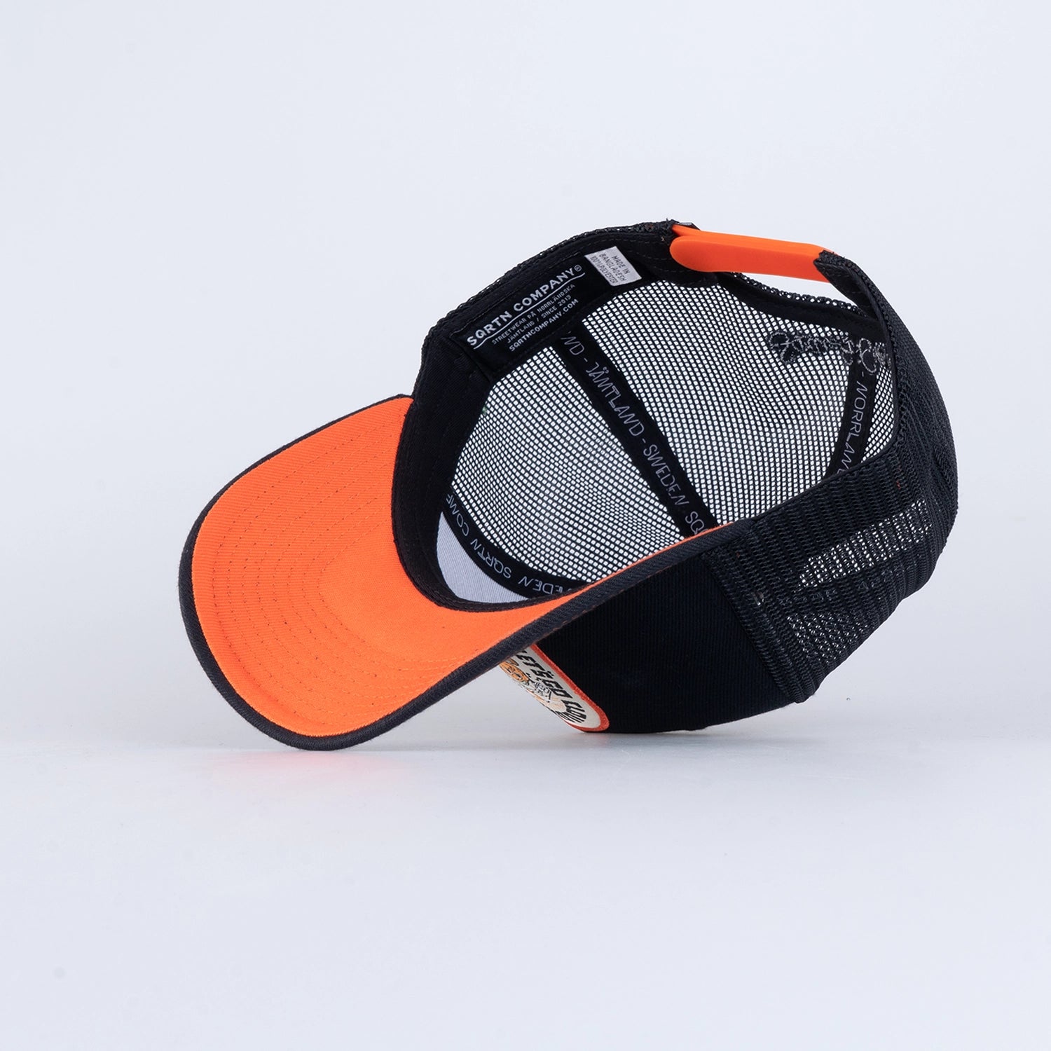 CLOUDBERRY TRUCKER KEPS - HOOKED BLACK