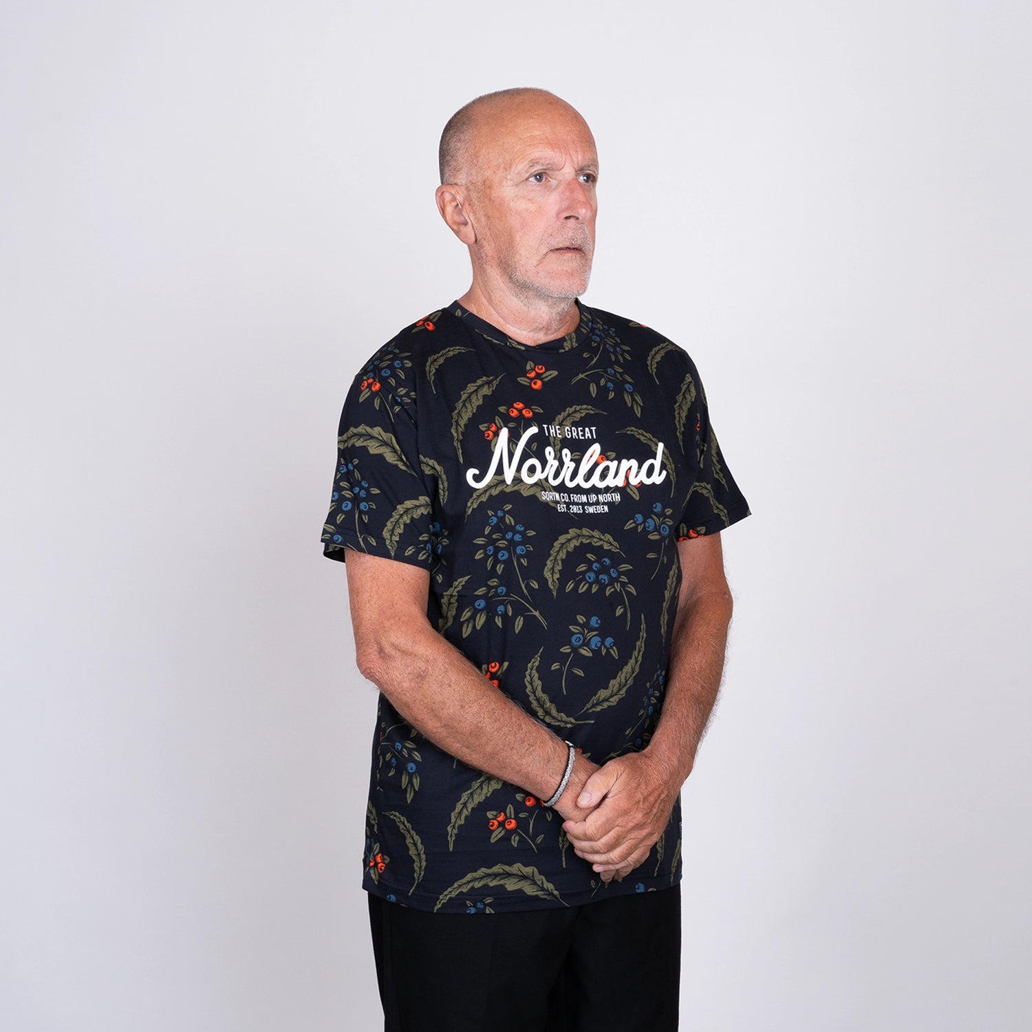 GREAT NORRLAND T-SHIRT - BLÅBÄR BLACK