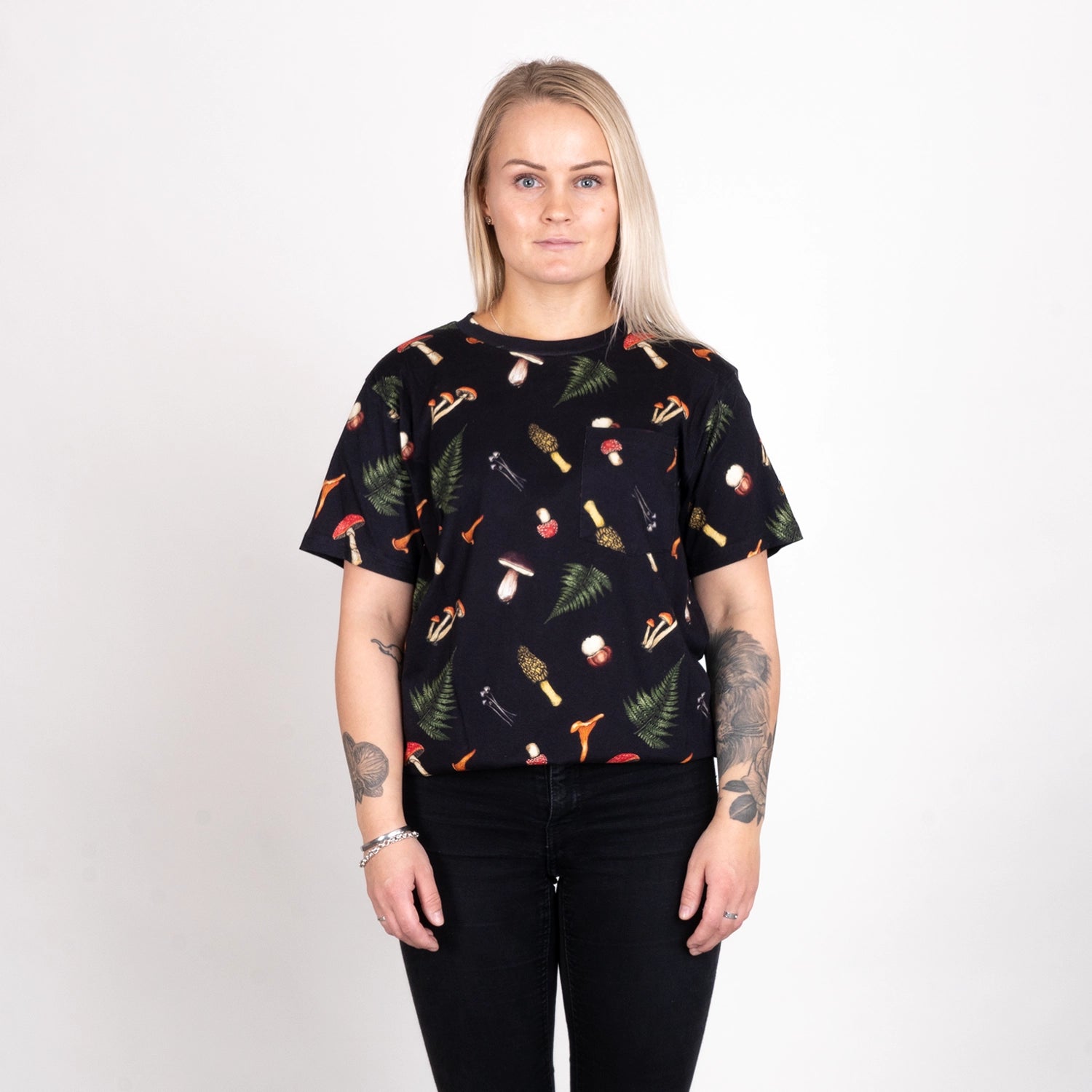 SHROOM POCKET T-SHIRT - BLACK