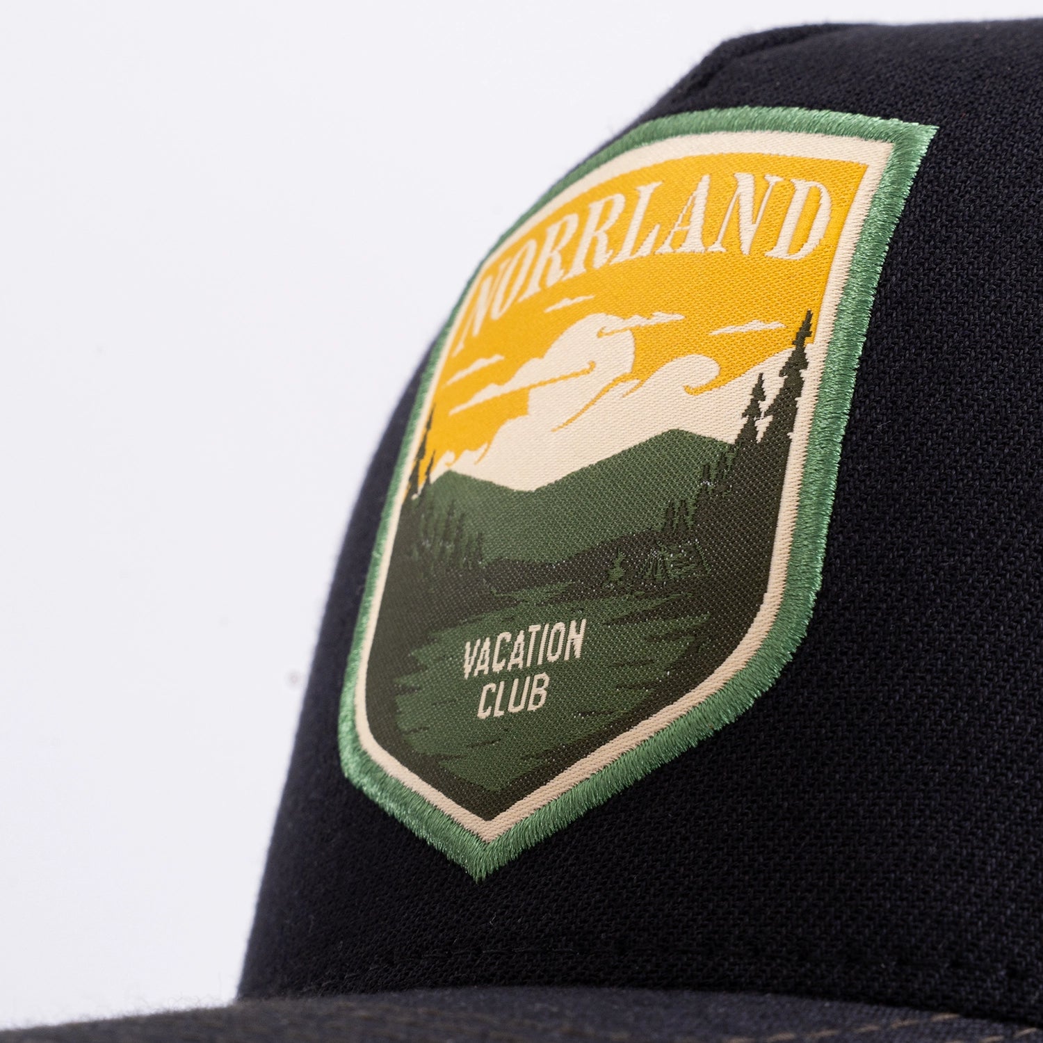 VACATION CLUB TRUCKER KEPS - BLACK